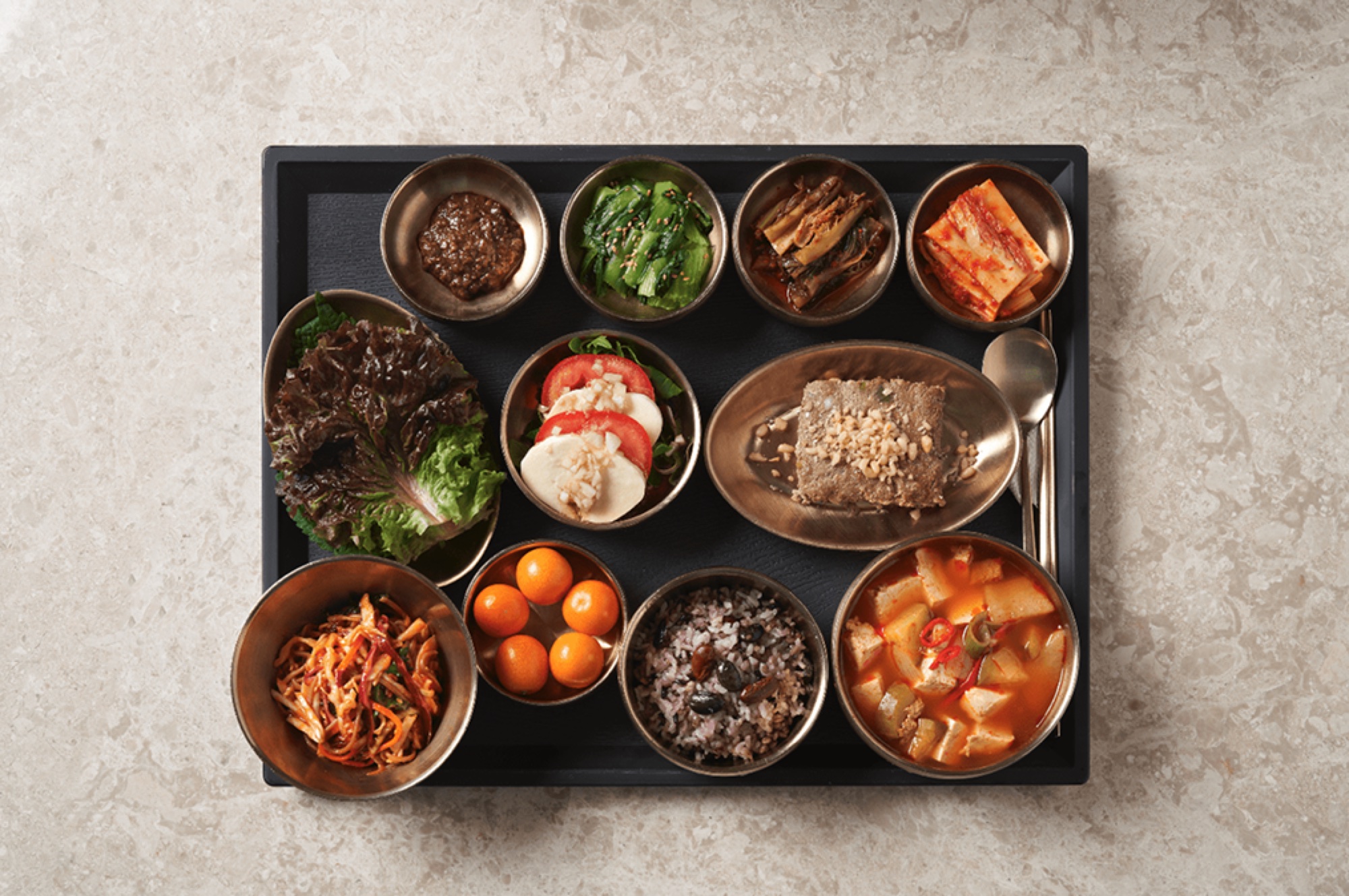 제철 재료로 차린 늘봄 한 상