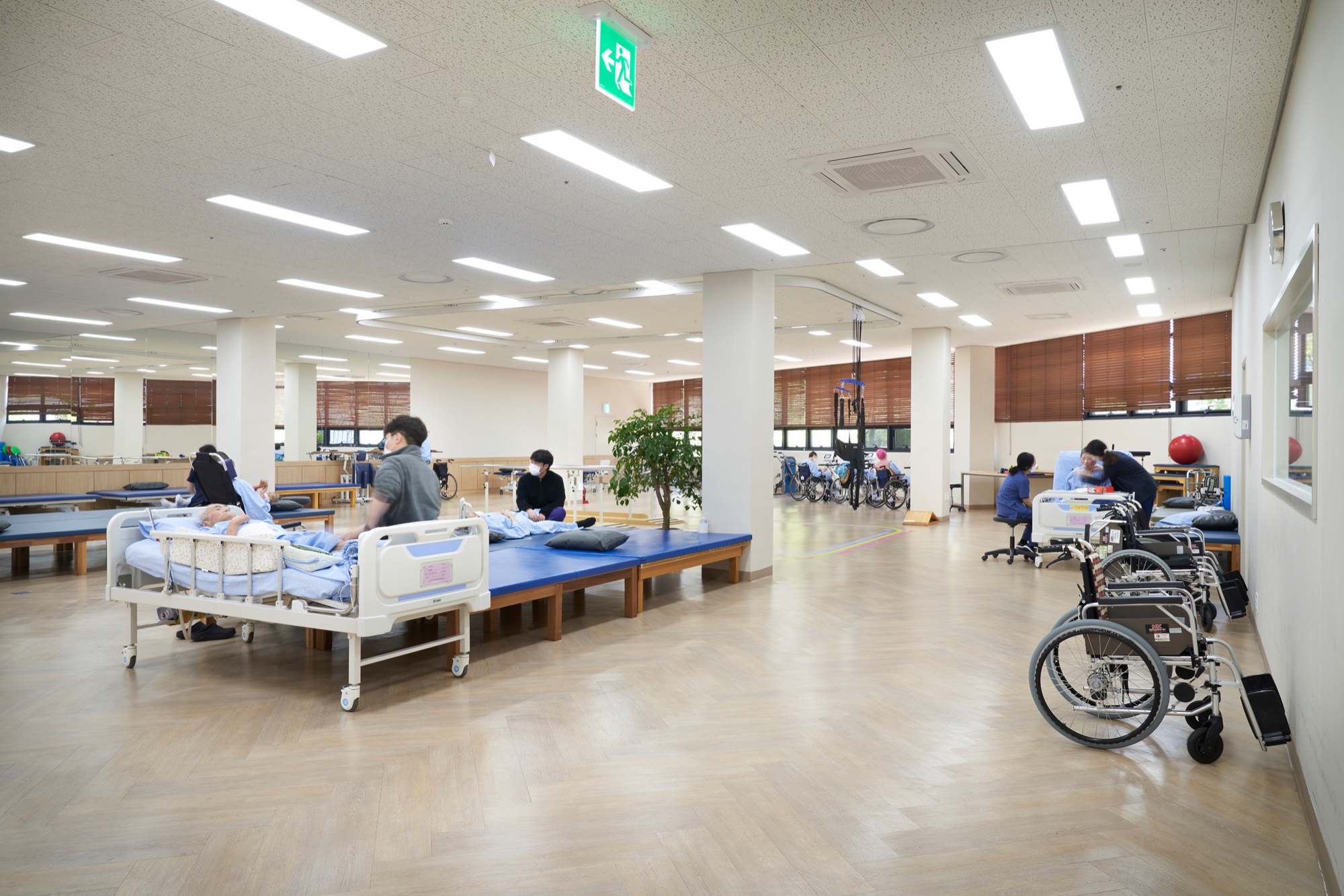 300평 규모 재활치료센터 전경